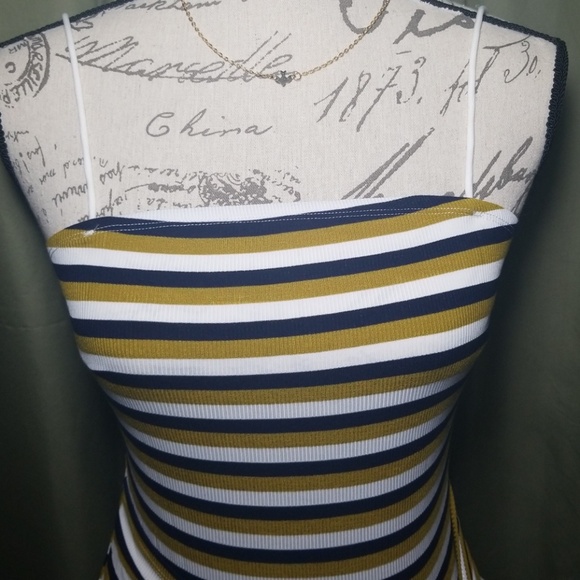Cute bodycon yellow striped tie cami dress - Picture 3 of 6